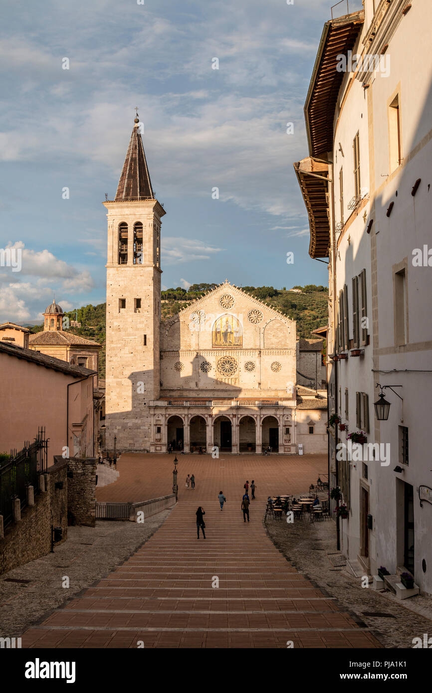 La Cathédrale de Santa Maria Assunta est le principal lieu de culte catholique dans la ville de Spoleto, l'église mère de l'Archidiocèse de Spoleto-Nor Banque D'Images