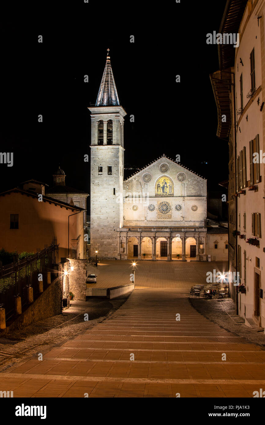 La Cathédrale de Santa Maria Assunta est le principal lieu de culte catholique dans la ville de Spoleto, l'église mère de l'Archidiocèse de Spoleto-Nor Banque D'Images