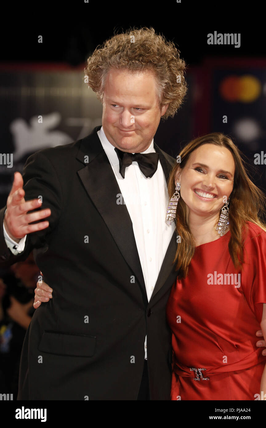 Florian Henckel von Donnersmarck avec son épouse Christiane Asschenfeldt participant à la "Werk ohne Autor' première mondiale au 75e Festival International du Film de Venise au Palazzo del Cinema sur mSeptember 04, 20189 à Venise, Italie | Verwendung weltweit Banque D'Images