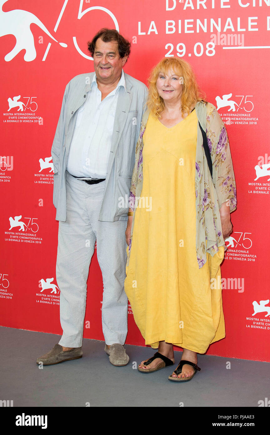 Riccardo Scamarcio et Yolande Moreau au cours de la 'Les Estivants / La maison d'été' photocall au 75e Festival International du Film de Venise au Palazzo del Casino le 06 septembre 2018 à Venise, Italie Banque D'Images