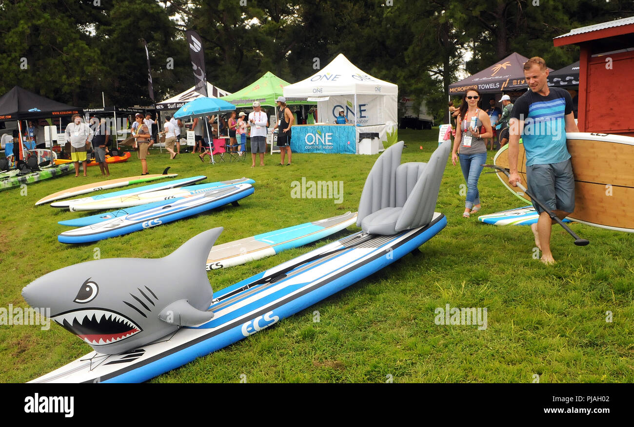 Orlando, Floride, USA. 5 septembre 2018 - Orlando, Floride, États-Unis - personnes assistent à la Surf Expo le 5 septembre 2018 à Bill Frederick Park at Turkey Lake à Orlando, Floride. (Paul Hennessy/Alamy) Crédit : Paul Hennessy/Alamy Live News Banque D'Images