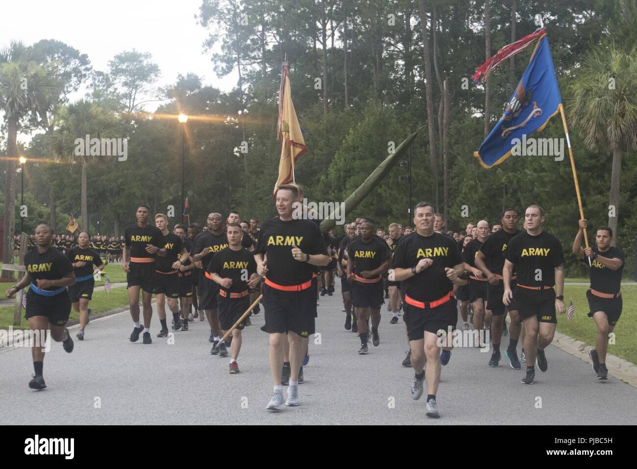 Des soldats de la 3ème Division d'infanterie au lancement de la Marne célébration du Jour de l'indépendance de la Division avec une division exécuter sur Fort Stewart, Géorgie, le 4 juillet 2018. L'exécution a été le premier événement d'une série d'activités sur-post dont un concert le jour de l'indépendance de la Marne et d'artifice pour célébrer le Jour de l'indépendance et le 100e anniversaire de la 3ème ID. Banque D'Images