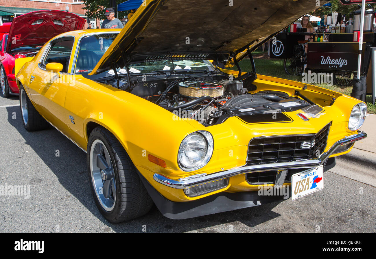 MATTHEWS, NC (USA) - 3 septembre 2018 : UN 1971 Chevy Camaro SS automobile sur l'affichage à la 28e réunion annuelle de Matthews & Auto Moto Show. Banque D'Images