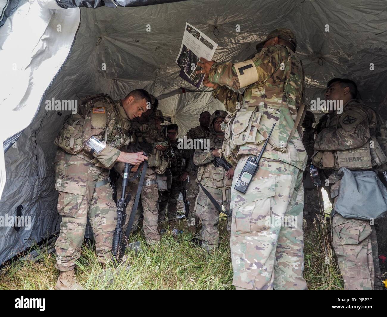 Des soldats américains affectés au soutien de théâtre 21e commandement sont en compétition dans la compétition meilleur guerrier à Baumholder, 2018 , 08 - 12 juillet, 2018. Le meilleur guerrier La concurrence est un événement d'une semaine, les participants à pousser leurs limites physiques et mentales. L'objectif de la compétition meilleur guerrier est de promouvoir le moral, d'améliorer la cohésion entre les unités et de renforcer l'importance de l'excellence individuelle au sein de l'armée de métier Banque D'Images