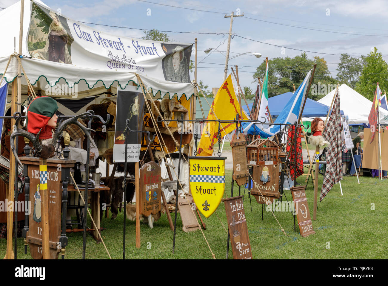 Certains de ces stands consacrés aux clans et sociétés au Capital District Jeux écossais dans la région de Altamont, New York Banque D'Images