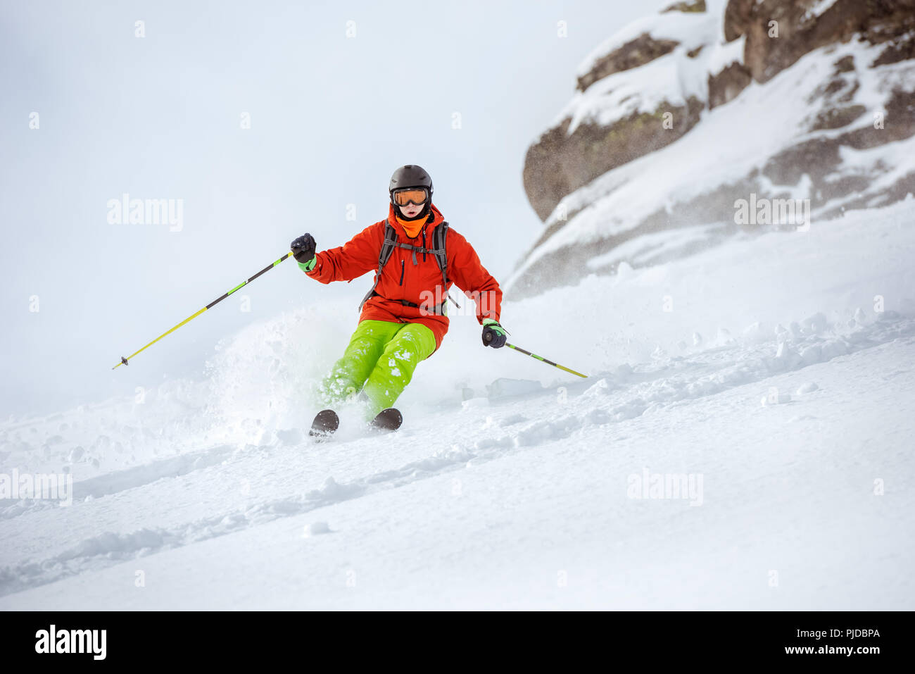 Freerides ski hors piste très rapide à pente Banque D'Images
