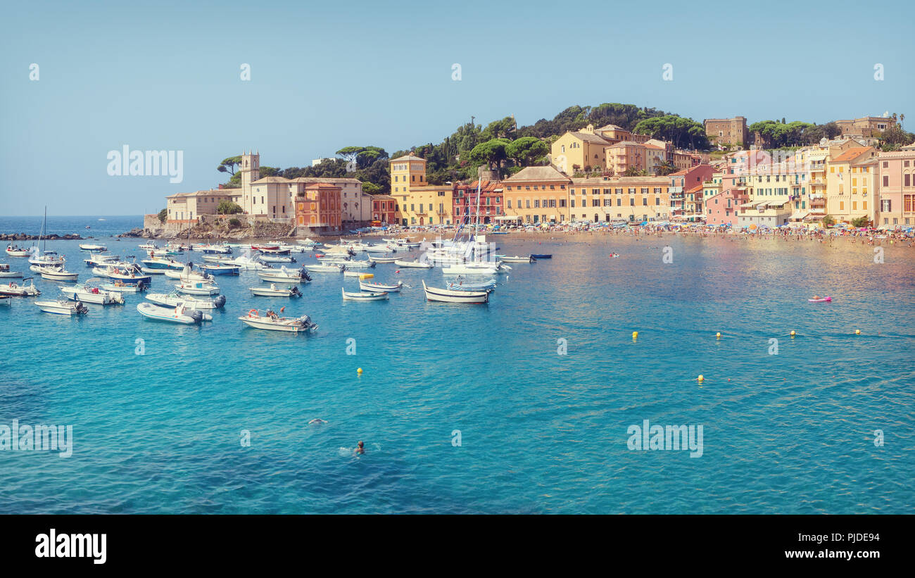 Plage Publique de Sestri Levante en été Banque D'Images