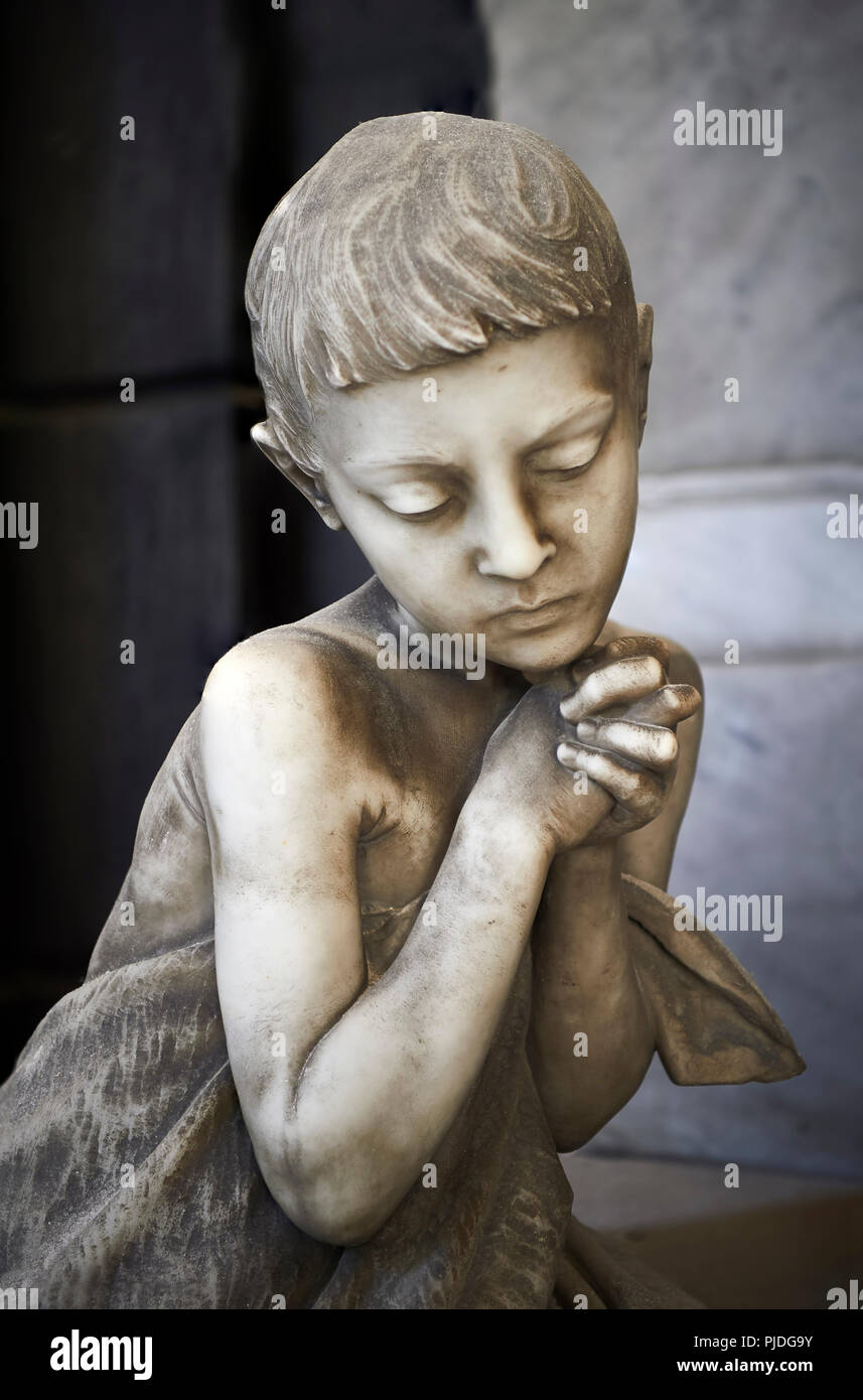 Photo et image de la sculpture de pierre Jannet une gireving Duff et son fils. Sculpté par l Beltrami 1894. Le monumental Tombeau de Staglieno Lun Banque D'Images