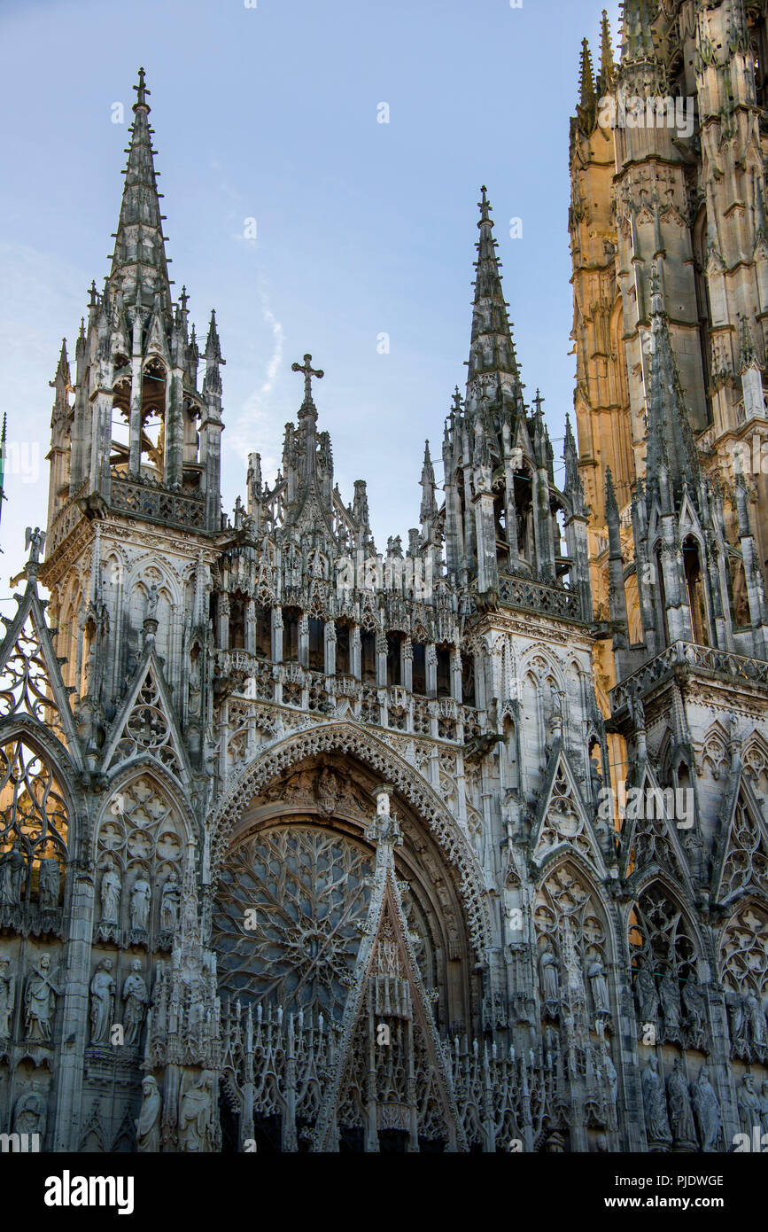 Eglise de Saint Ouen est une grande église catholique romaine gothique de Rouen, célèbre pour son architecture et son grand orgue Cavaillé-Coll inaltéré Banque D'Images