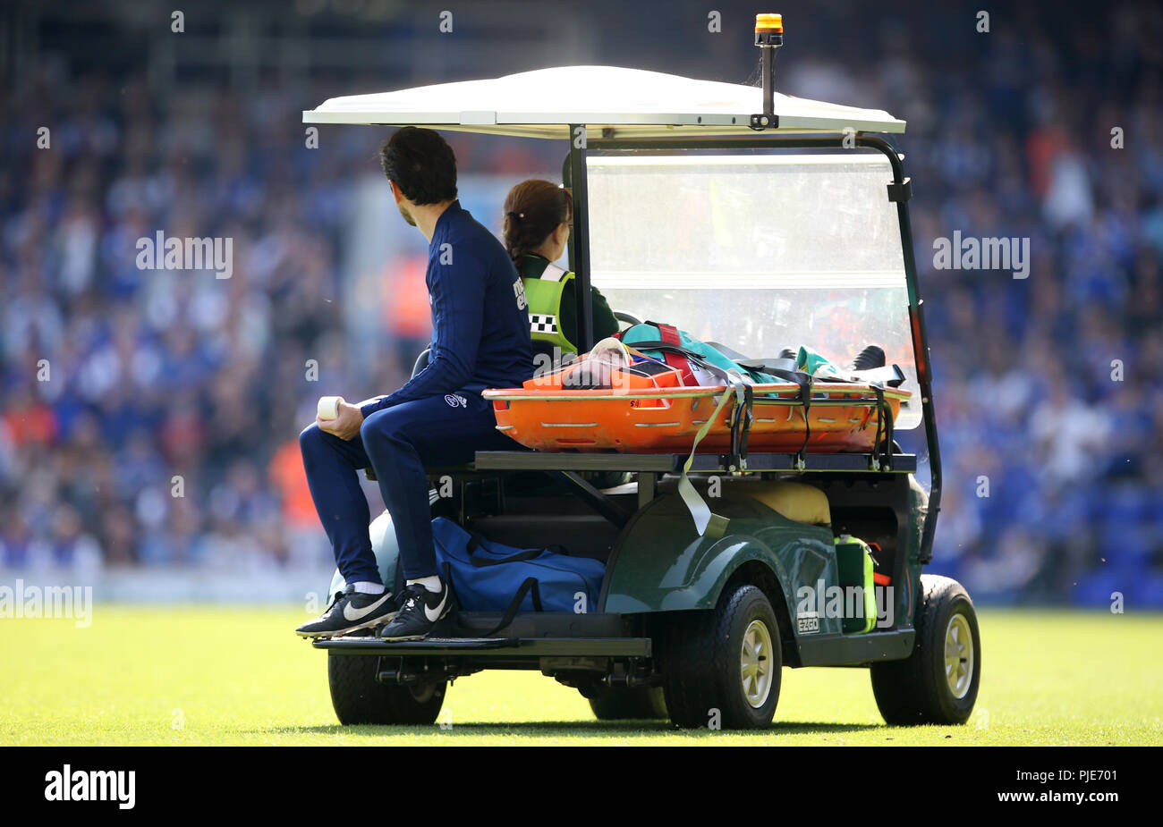 L'Ipswich Town Cole Skuse reçoit un traitement pour une blessure Banque D'Images