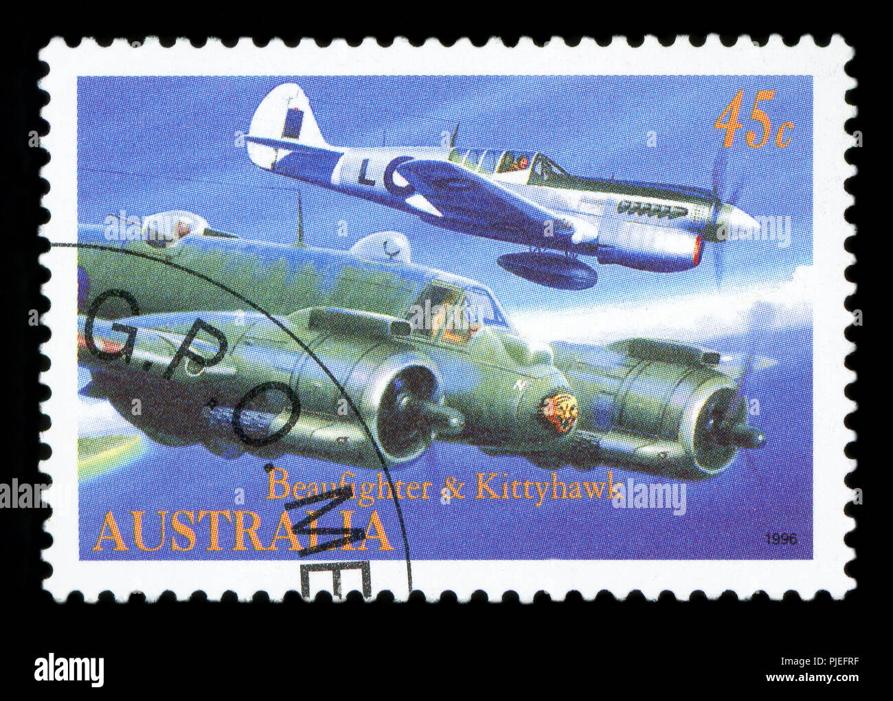 L'AUSTRALIE - circa 1996 : timbre imprimé en Australie montre l'avion Beaufighter et Kittyhawk, série d'aviation militaire, vers 1996 Banque D'Images