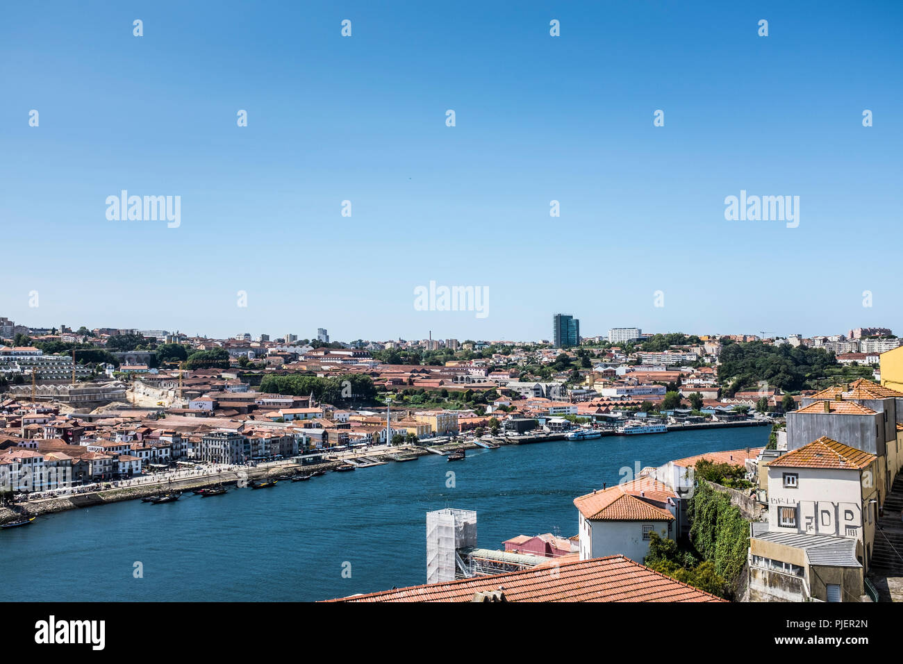 Vue vers Vila Nova de Gaia de Luis 1 bridge, Porto, Portugal. Banque D'Images