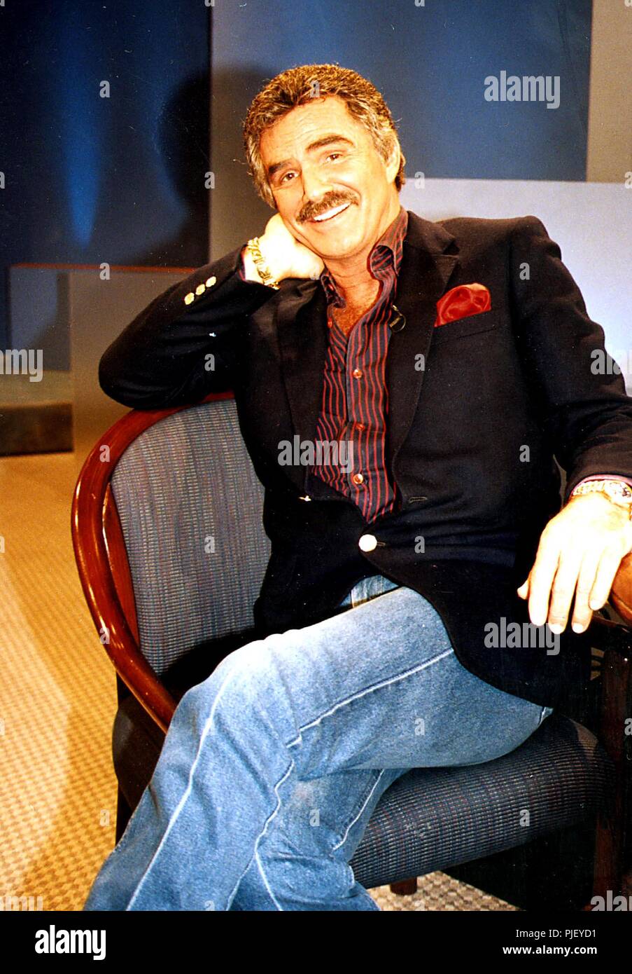 1 janvier 2011 - Burt Reynolds sur ''Le Phil Donahue SHOW''.1994.L9494EG. © ED GELLAR/ Globe Crédit : Photos/ZUMAPRESS.com/Alamy Live News Banque D'Images