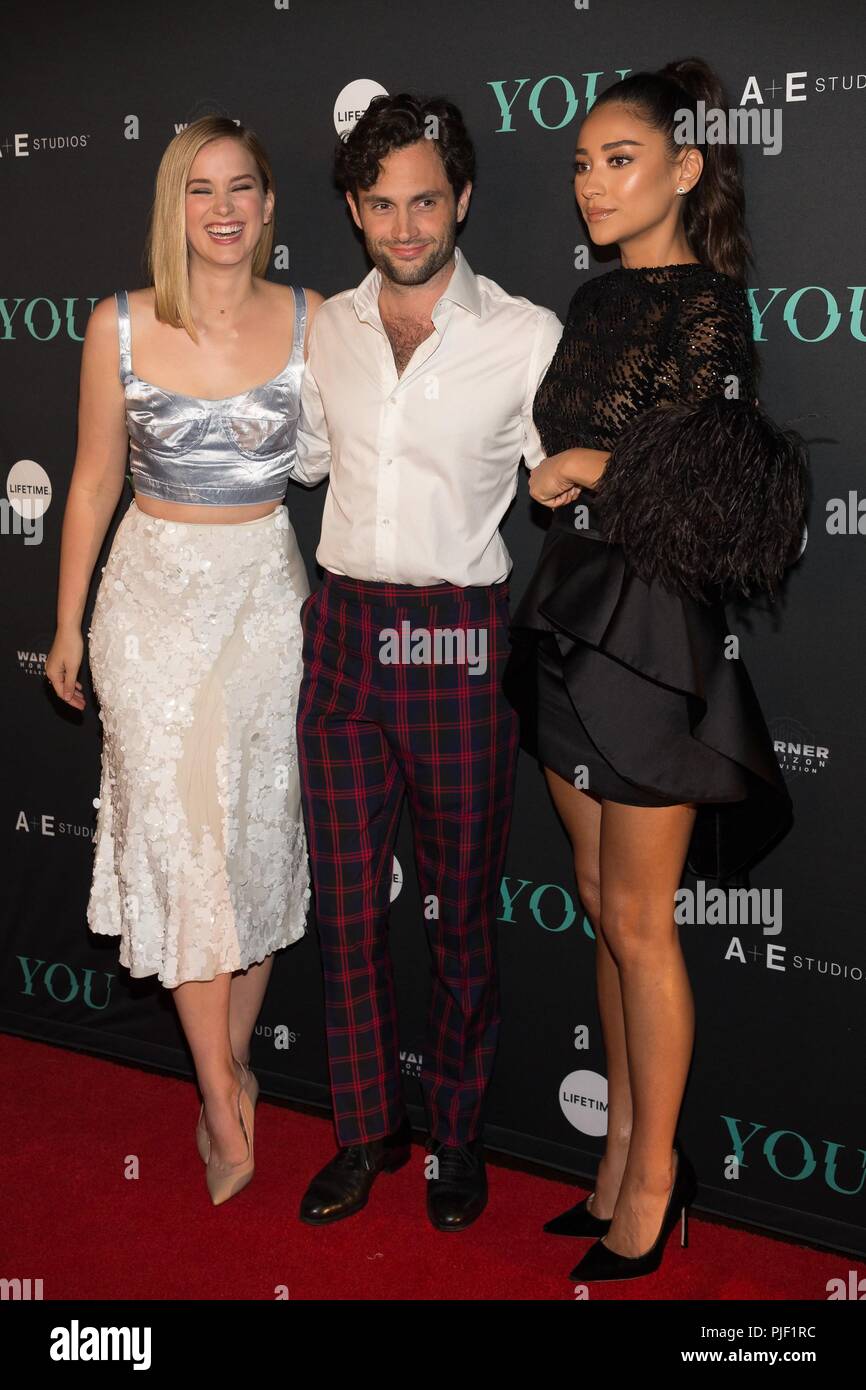 New York, NY, USA. Sep 6, 2018. Elizabeth Lail, Penn Badgley, Shay Mitchell devant le hall des arrivées pour vous Première le vie, Zengo, New York, NY Le 6 septembre 2018. Crédit : Jason Smith/Everett Collection/Alamy Live News Banque D'Images