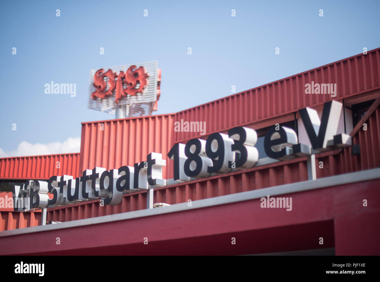 Stuttgart, Allemagne. 05 Sep, 2018. Le club du VfB Stuttgart. Une exposition spéciale VfB 'Moves depuis 1893' dans le musée Mercedes-Benz est ouvert du 9 septembre 2018 au 2 avril 2019. (Dpa : '125 ans le VfB Stuttgart - une journée bien remplie avec des curiosités temps' à partir de 07.09.2018) Crédit : Sebastian Gollnow/dpa/Alamy Live News Banque D'Images