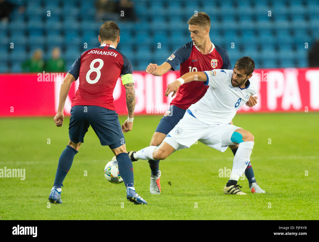 Norvège, Oslo - 6 juin 2018. Charalampos Kyriakou (10) de Chypre est marquée par la Norvège est Markus Henriksen (19) au cours de l'UEFA Ligue Nations match de football entre la Norvège et de Chypre à l'Ullevaal Stadion. (Photo crédit : Gonzales Photo - Jan-Erik Eriksen). Gonzales : Crédit Photo/Alamy Live News Banque D'Images