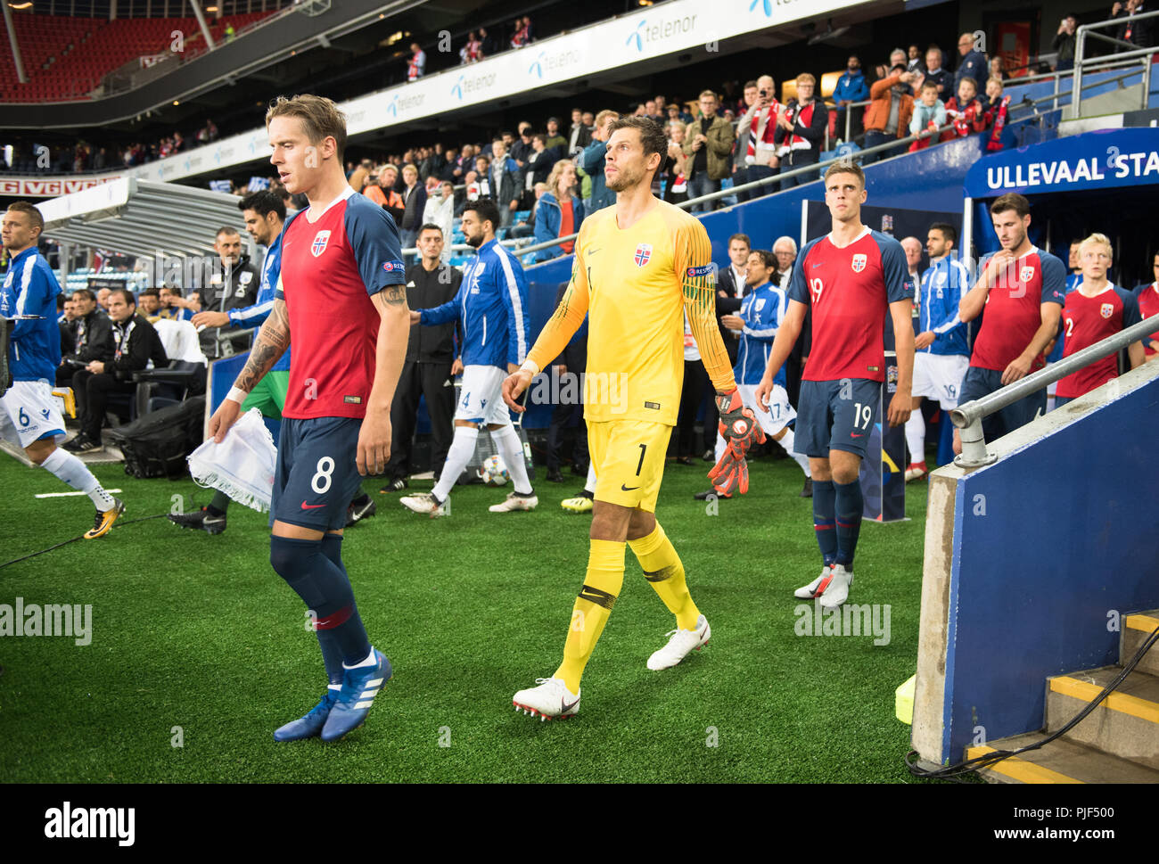 Norvège, Oslo - septembre 6, 2018. Stefan Johansen (8), gardien de Rune Almenning Jarstein (1) et Markus Henriksen (19) de la Norvège entrez le pas des Nations Unies l'UEFA League match de football entre la Norvège et de Chypre à l'Ullevaal Stadion. (Photo crédit : Gonzales Photo - Jan-Erik Eriksen). Gonzales : Crédit Photo/Alamy Live News Banque D'Images
