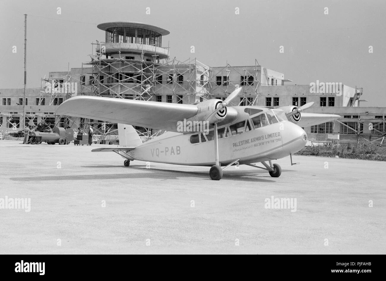 La Palestine Airways à l'Inauguration du terrain d'atterrissage de Tel-Aviv. Palestine Palestine Airways, Air Transport était une compagnie aérienne fondée par Pinhas Rutenberg sioniste de la Palestine, en collaboration avec l'Histadrut et l'Agence Juive. Elle a fonctionné de 1937 à 1940, sous l'égide de la compagnie britannique Imperial Airways. Banque D'Images