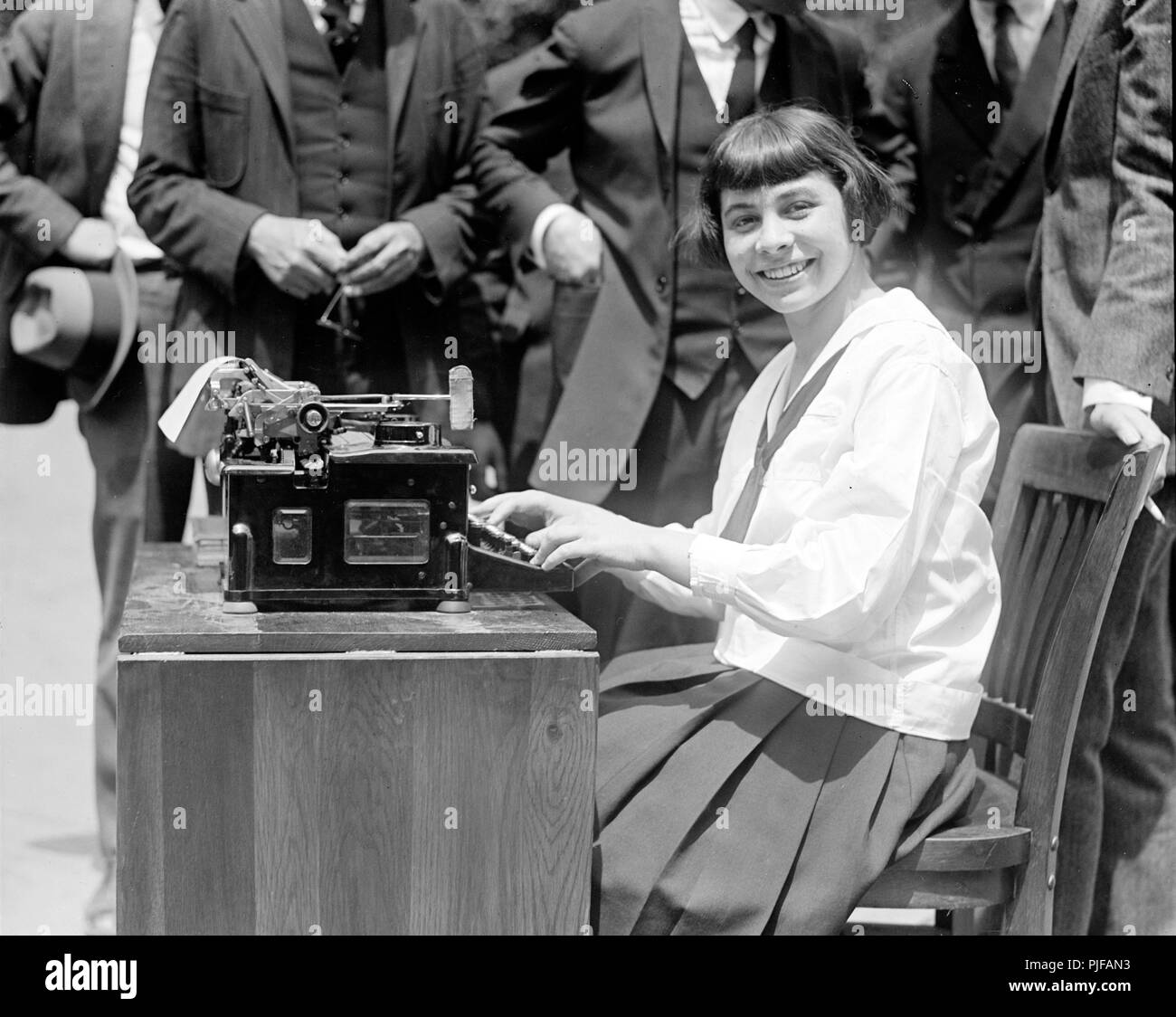 Machine à écrire américaine Banque de photographies et d'images à haute résolution - Alamy