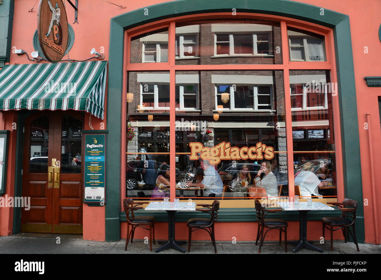 Restaurant Pagliacci à Victoria, Colombie-Britannique, Canada Banque D'Images Restaurant Pagliacci à Victoria, Colombie-Britannique, Canada Banque D'Images
