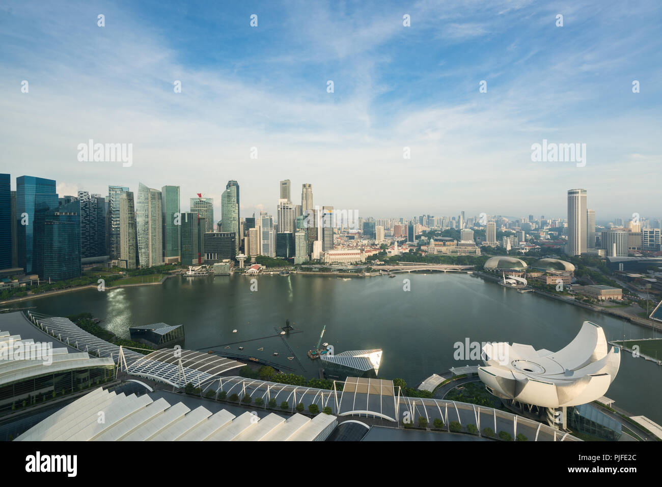 La ville de Singapour en matinée. Paysage du bâtiment d'entreprise autour de Singapour Marina Bay. Bâtiment moderne dans le quartier des affaires. Banque D'Images