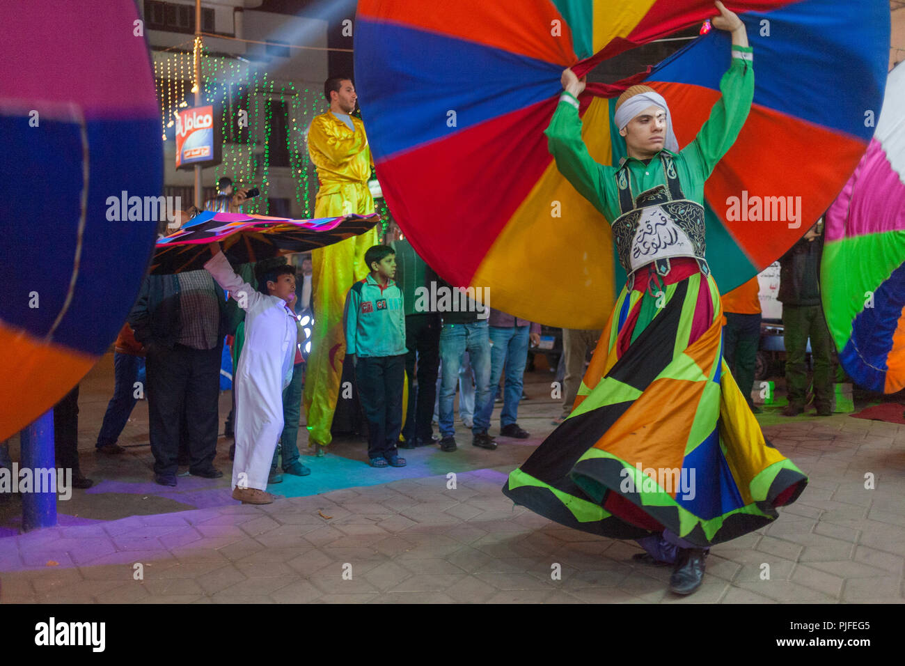 Danseurs tanoura égyptien,Le Caire, Egypte Banque D'Images