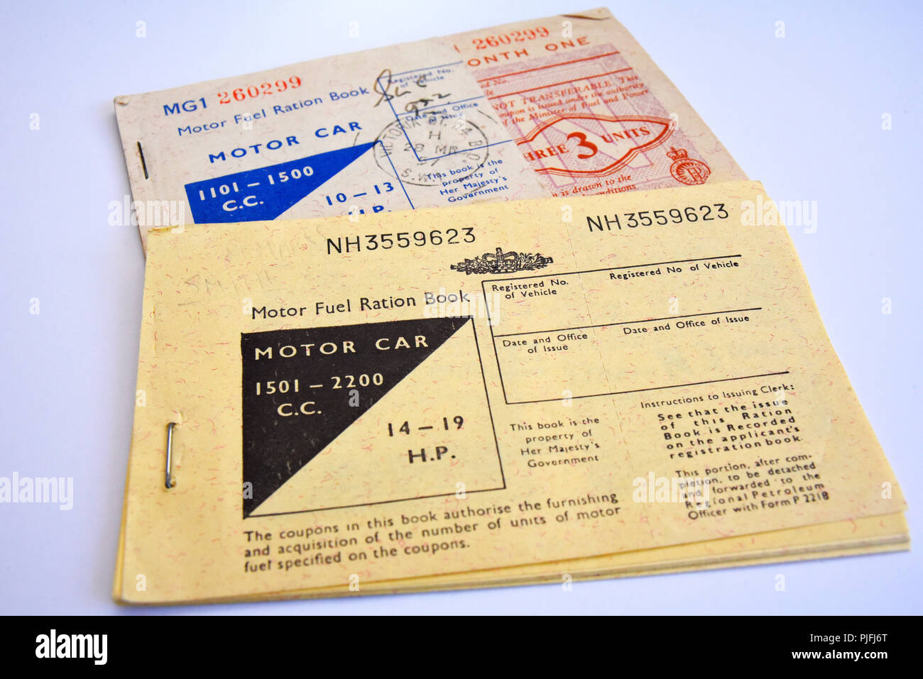 Ration de carburant d'adresses. Le rationnement de l'essence. Les rations de carburant. Des coupons pour l'achat de carburant automobile, d'essence, d'après-guerre au cours de rationnement. L'austérité Banque D'Images