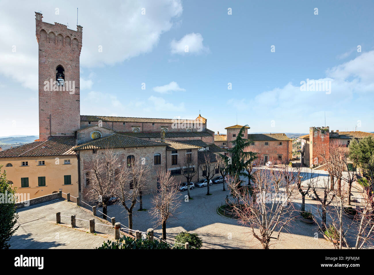 La place appelée Prato del Duomo, à côté de la cathédrale de Santa Maria Assunta et San Genesio martire, San Miniato, Italie Banque D'Images