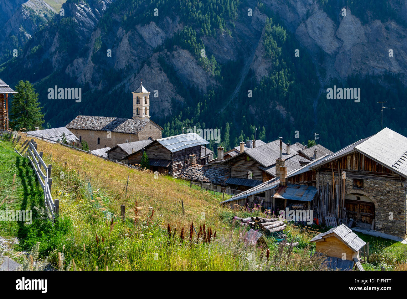 La France. Hautes-Alpes (05), parc naturel régional du Queyras, le village de Saint-Véran, 2042 m d'altitude, commune la plus haute d'Europe. Banque D'Images
