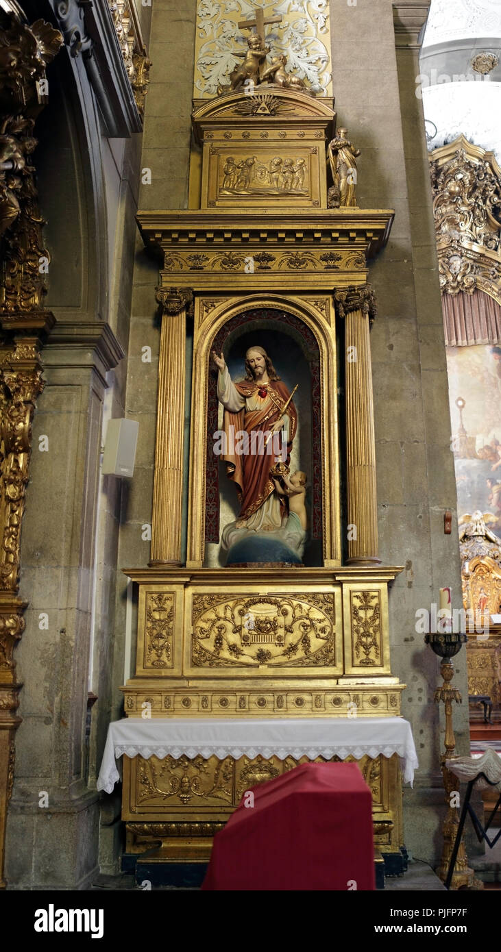 Porto, Portugal - mars 4, 2015 : Jésus Christ statue de l'ancienne église Saint Nicolas. L'église de XVII siècle, reconstruite au xviiie siècle. Neocla Banque D'Images