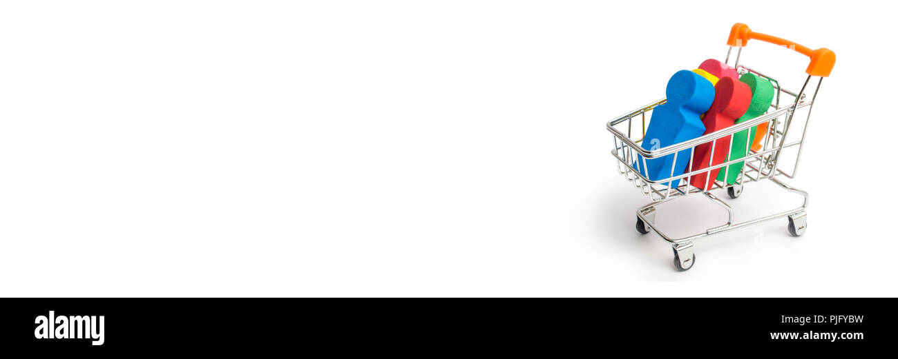 Les gens de couleur dans un chariot d'un supermarché. Concept de la traite, l'esclavage moderne. L'achat de personnes est une violation des lois internationales. Freed Banque D'Images