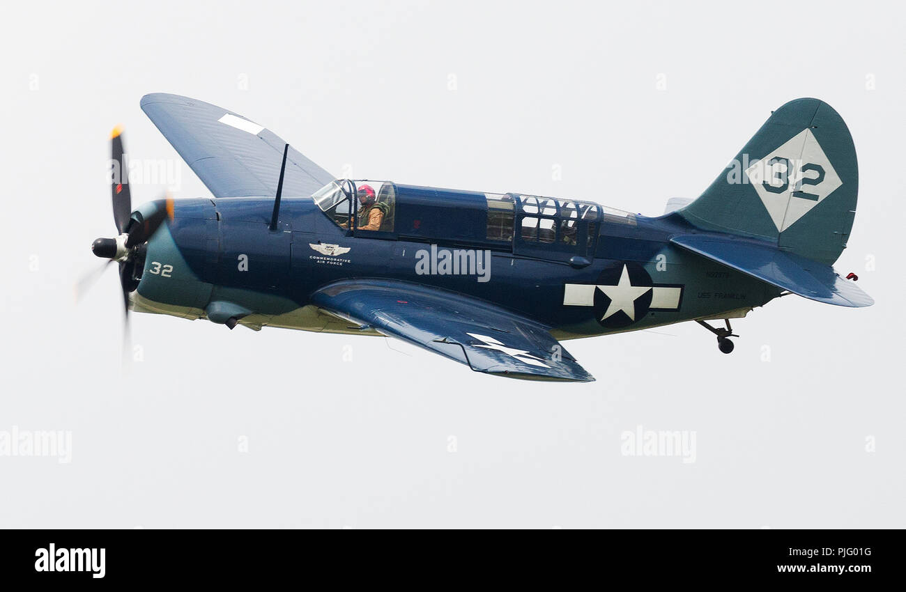 Curtiss SB2-C Helldiver volant à la Thunder over Michigan air show Banque D'Images