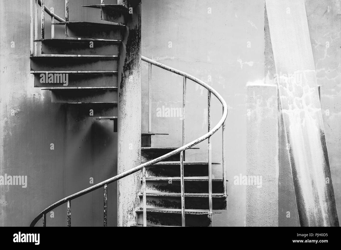 Meubles rustiques en colimaçon avec rambarde close-up Banque D'Images