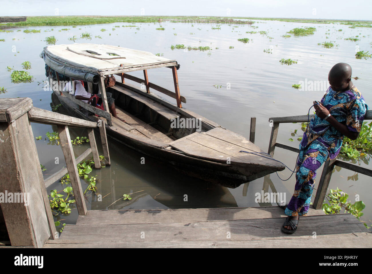 Le Bénin demande à un escalier. Lac Nokoué. Ganvie. Le Bénin. Banque D'Images