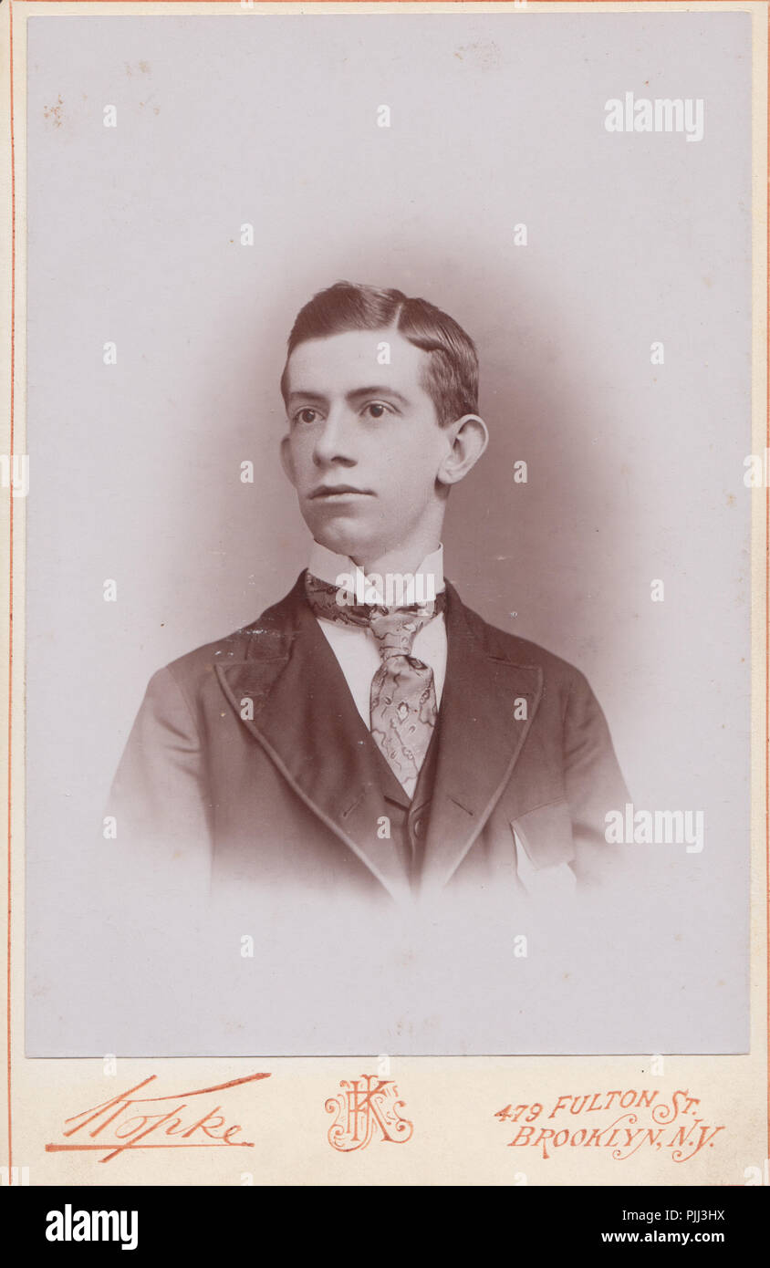 Victorian Brooklyn, New York Carte du Cabinet d'un jeune homme appelé John Davies Junr. Banque D'Images