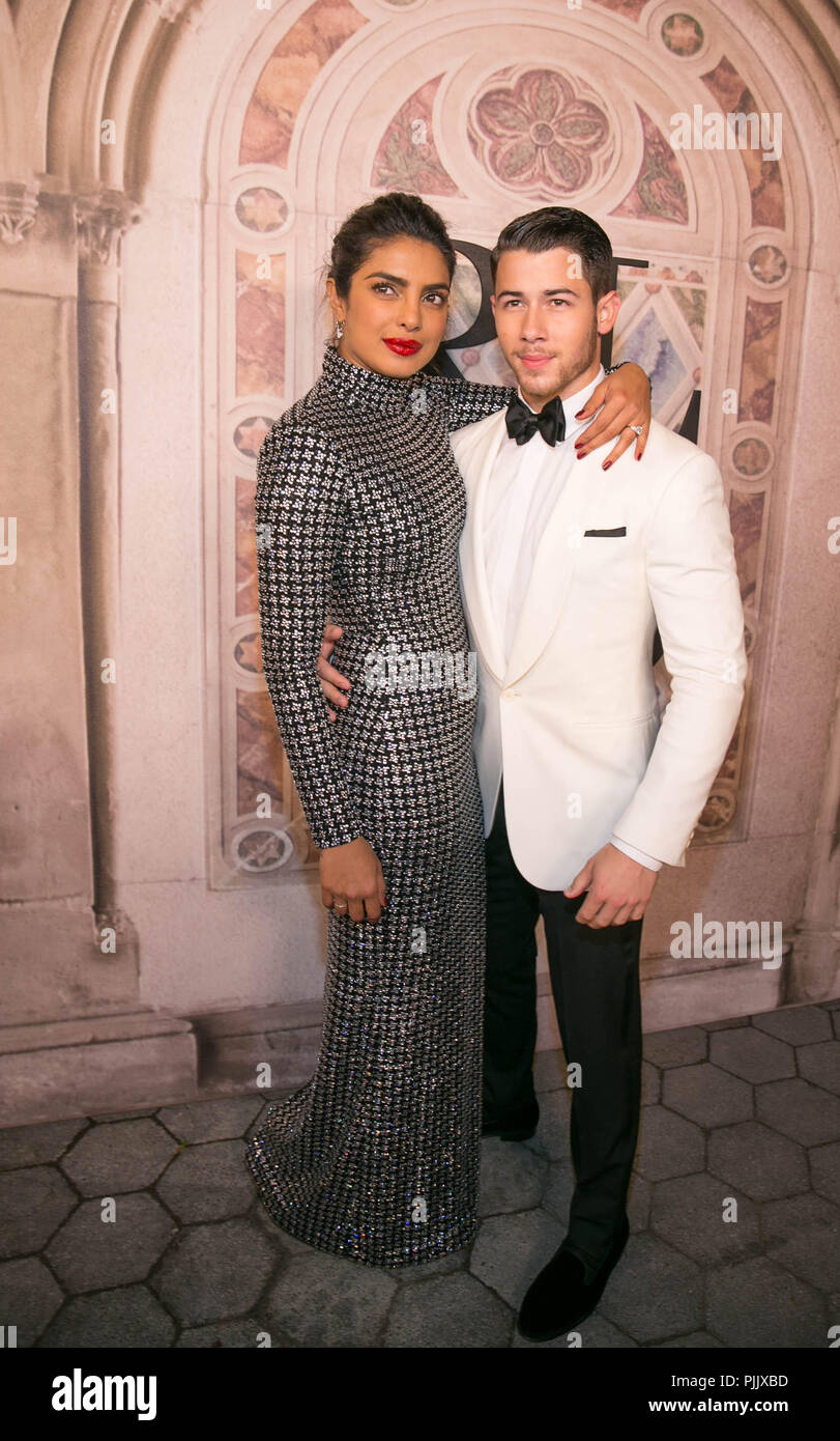 New York, NY, le 8 septembre 2018 : Priyanka Chopra et Nick Jonas assister à Ralph Lauren's 50e anniversaire chez Bethesda Terrace dans Central Park. Alamy Live News/ Sppider Sppider : Crédit/Alamy Live News Banque D'Images