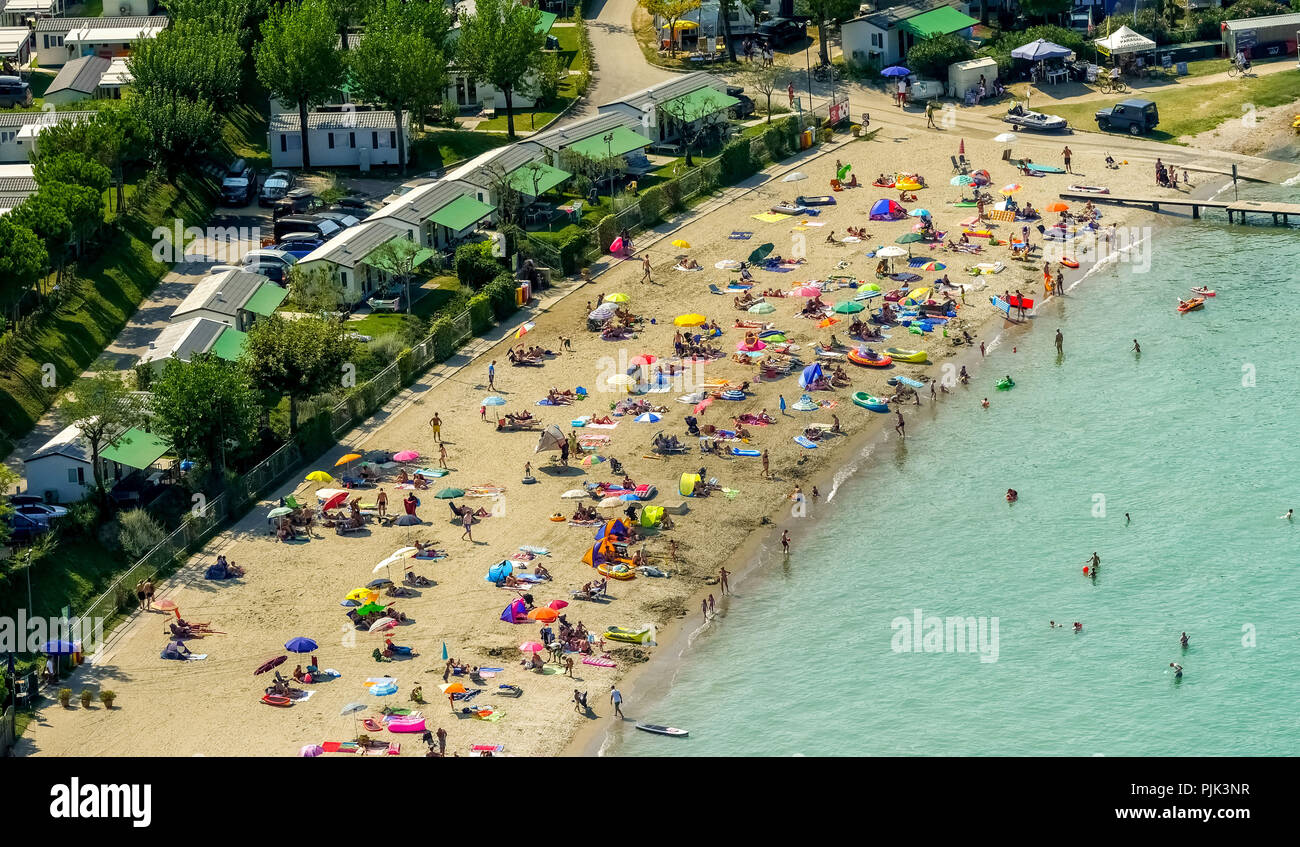 Vue aérienne, le Camping La Quercia Lazise, ? ?Caravane, Plage, Lac de Garde, Lago di Garda, Lazise, ? ?le nord de l'Italie, Vénétie, Italie Banque D'Images