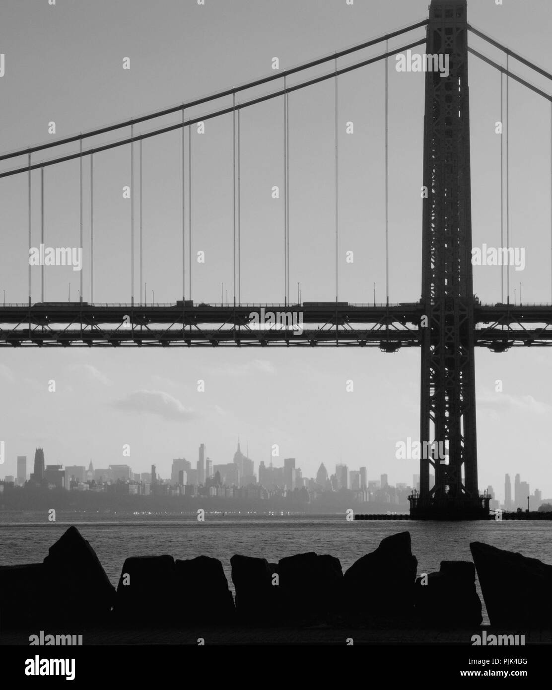 George Washington Bridge et Manhattan skyline, New York City, USA Banque D'Images