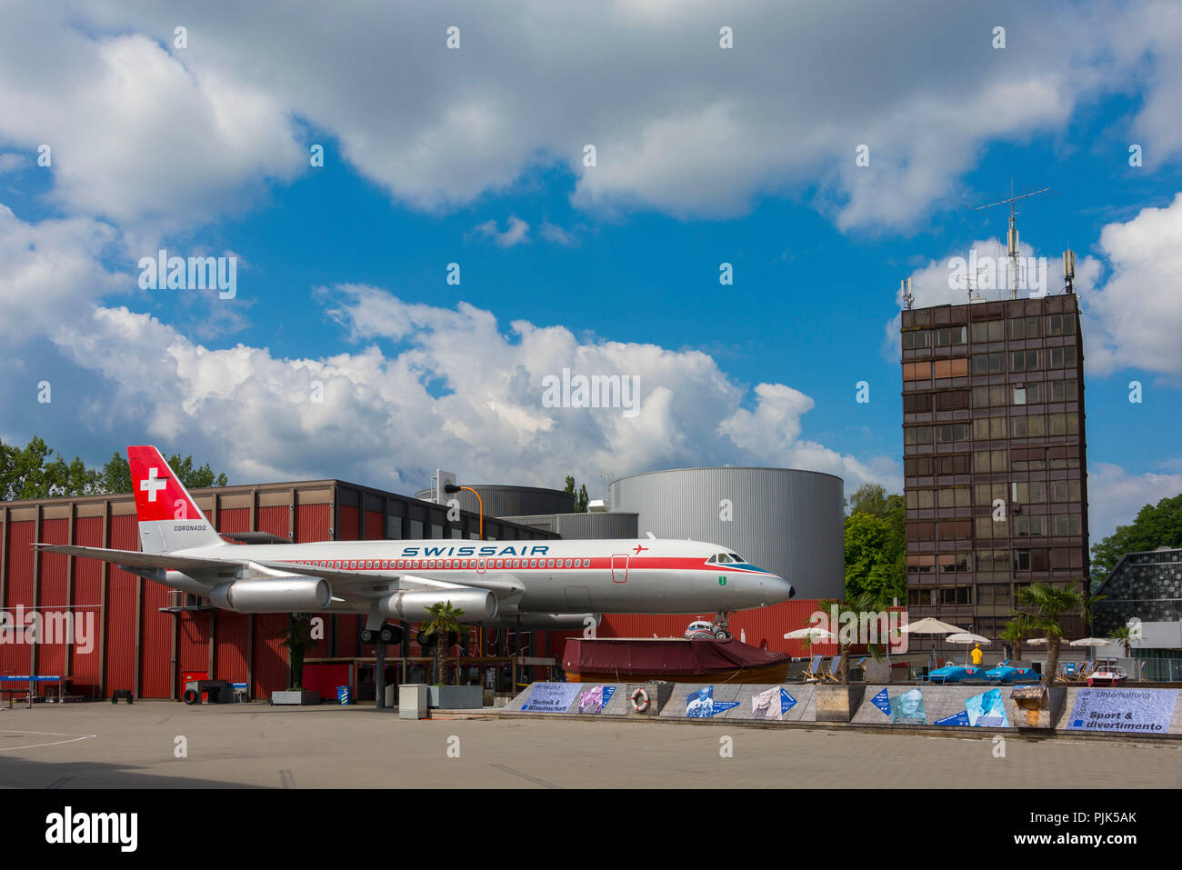 Ancien avion de la Swissair, Musée Suisse des Transports, Musée, Lucerne, le lac de Lucerne, Canton de Lucerne, Suisse Banque D'Images