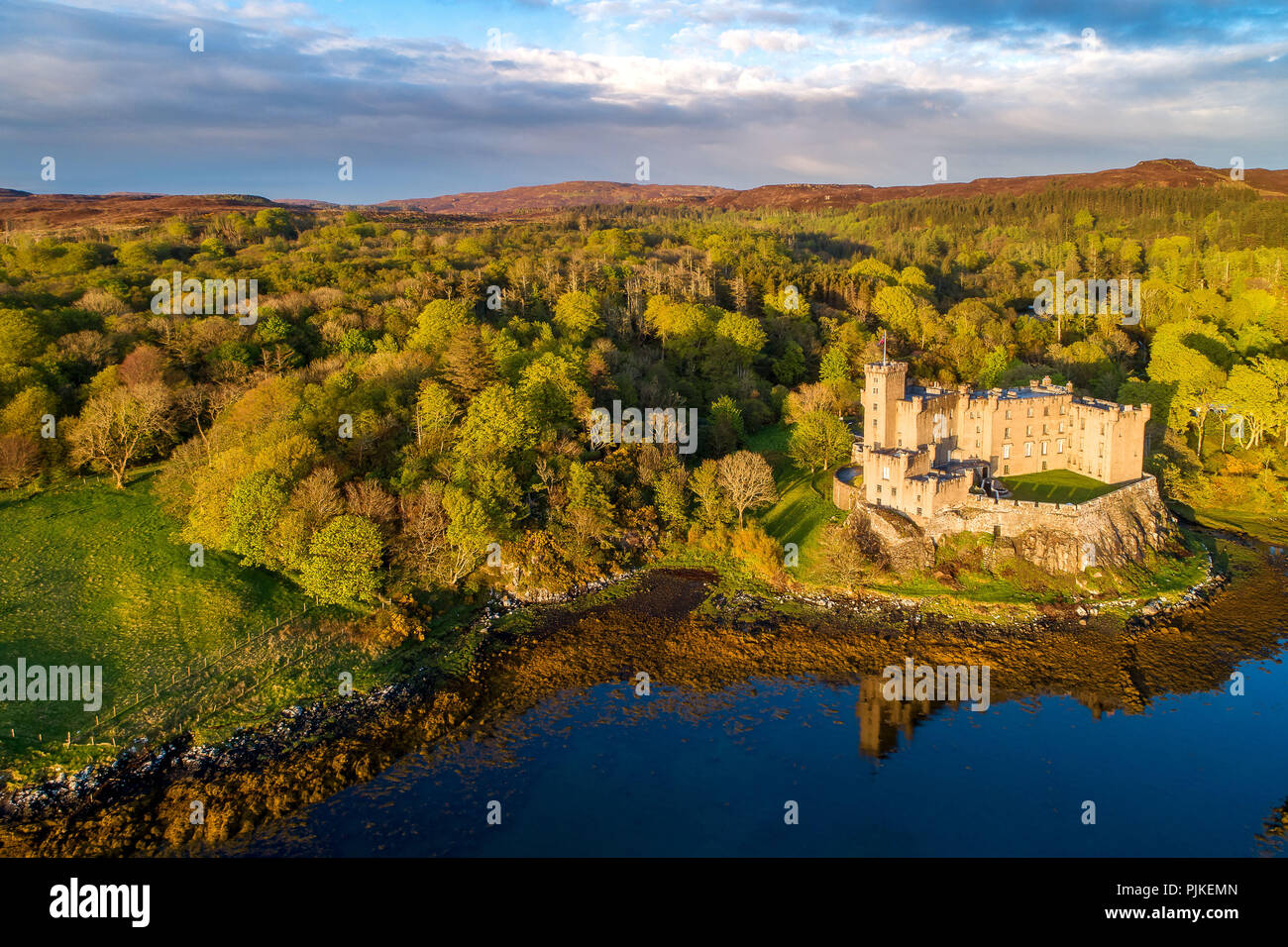 Coucher de soleil au château de Dunvegan, Isle of Skye Banque D'Images