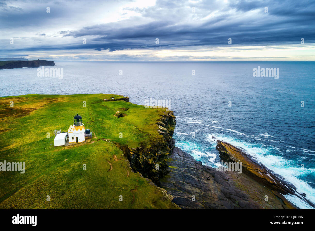 Brough de Birsay, Orkney Islands phare Banque D'Images