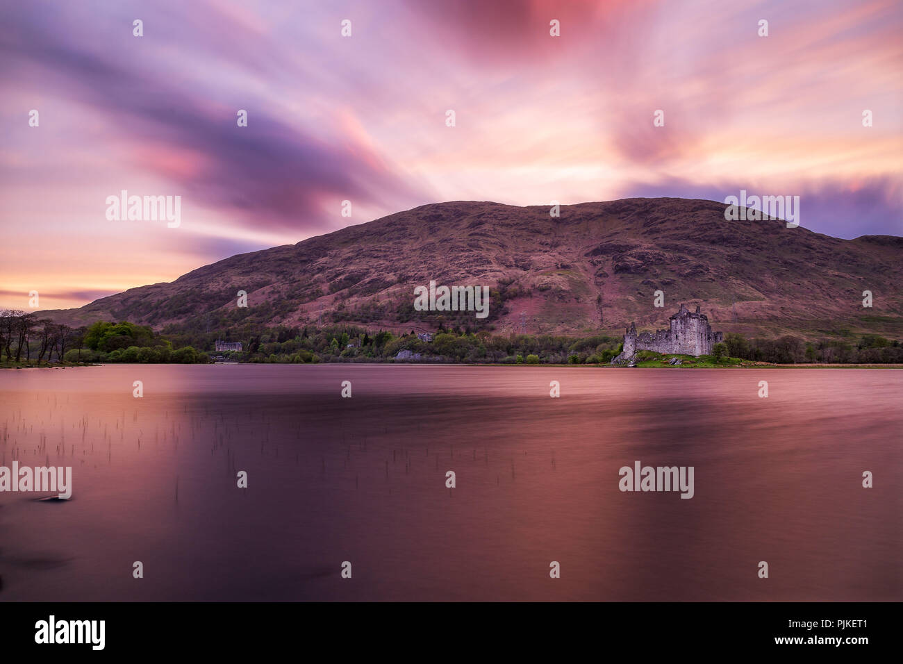 Soir et coucher du soleil à Kilchurn Castle Banque D'Images