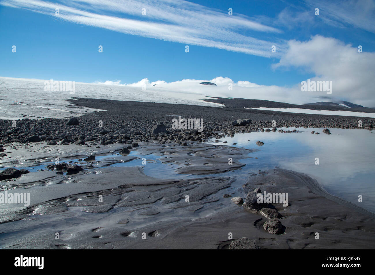 Région de sommet, Snæfellsjökull lac glaciaire, à l'entrée du centre de la terre (Jules Verne), ciel bleu Banque D'Images