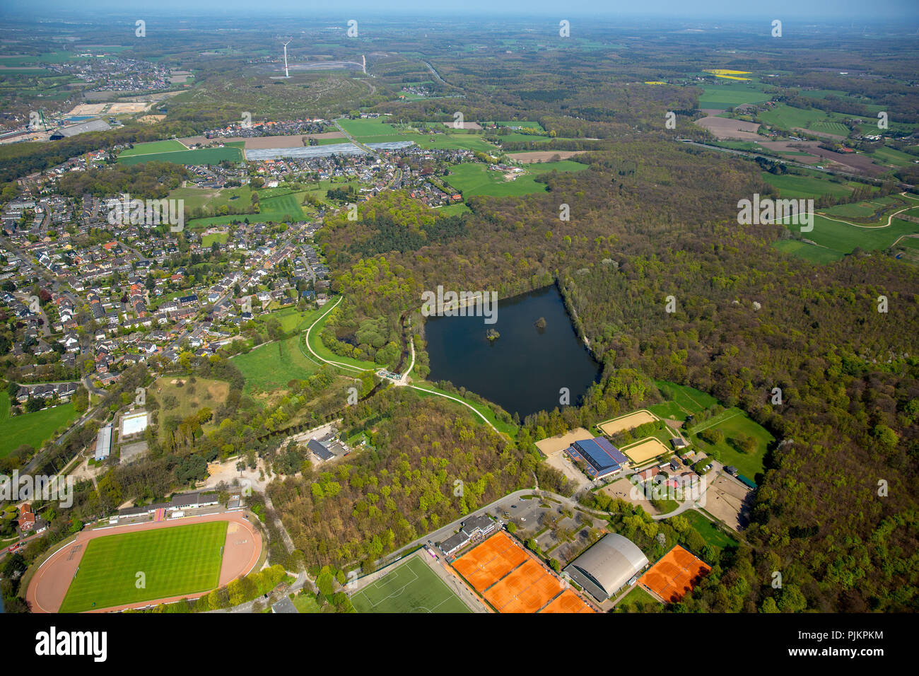 Rotbachsee Weir de Dinslaken, Lippeverband, la conservation de la nature, la gestion de l'eau, Dinslaken, Ruhr, Rhénanie du Nord-Westphalie, Allemagne Banque D'Images