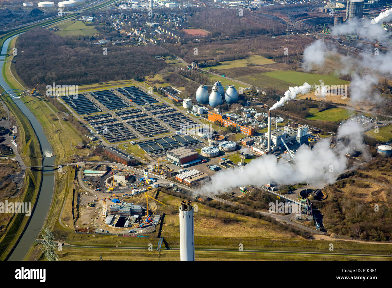 Vue aérienne, l'Emscher, travail d'Emscher Bottrop avec conversion Emscher, Bottrop, Ruhr, Rhénanie du Nord-Westphalie, Allemagne Banque D'Images