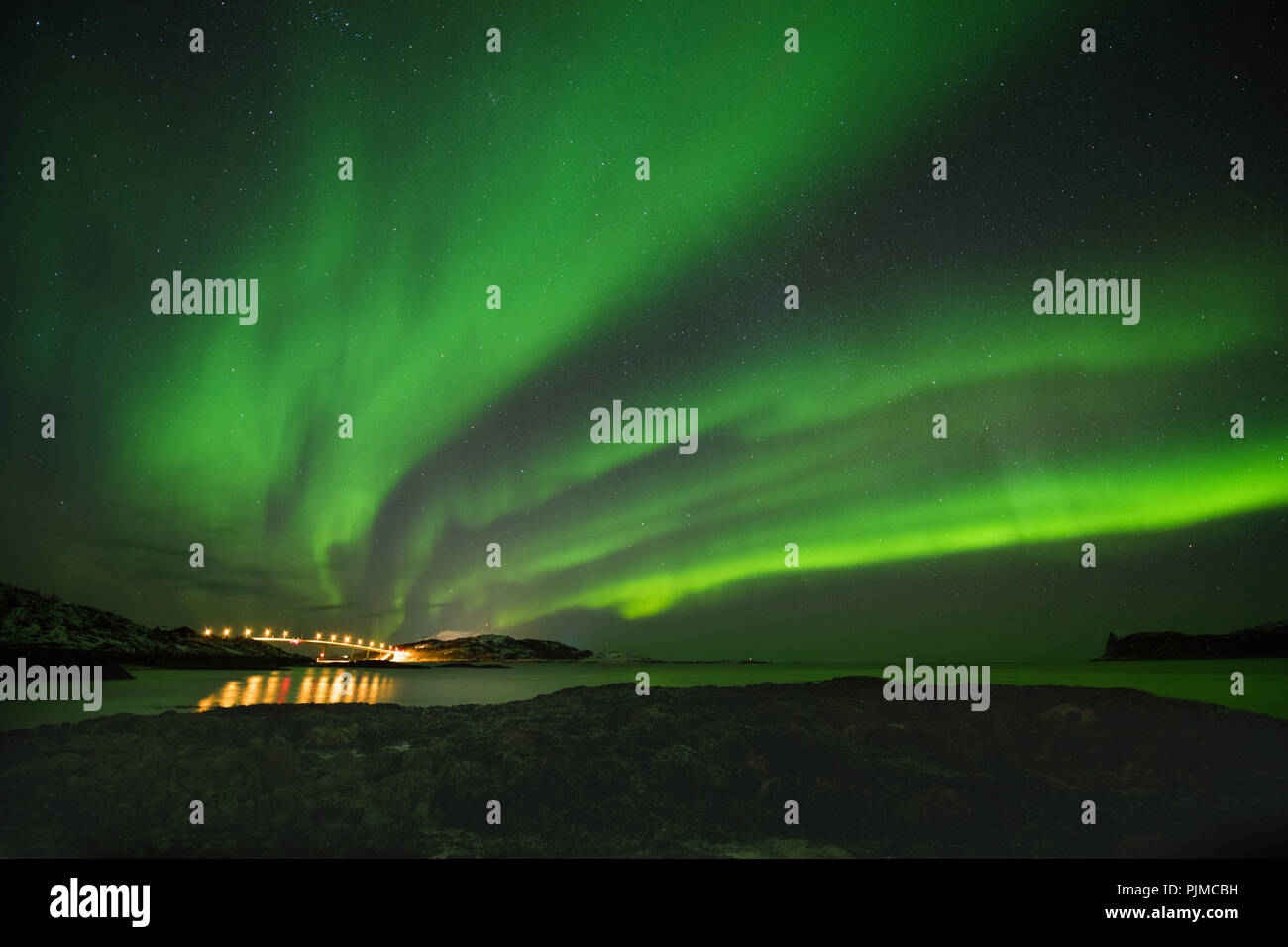 L'Europe, la Norvège, Troms, danse Northern Lights sur Kvaløya Banque D'Images