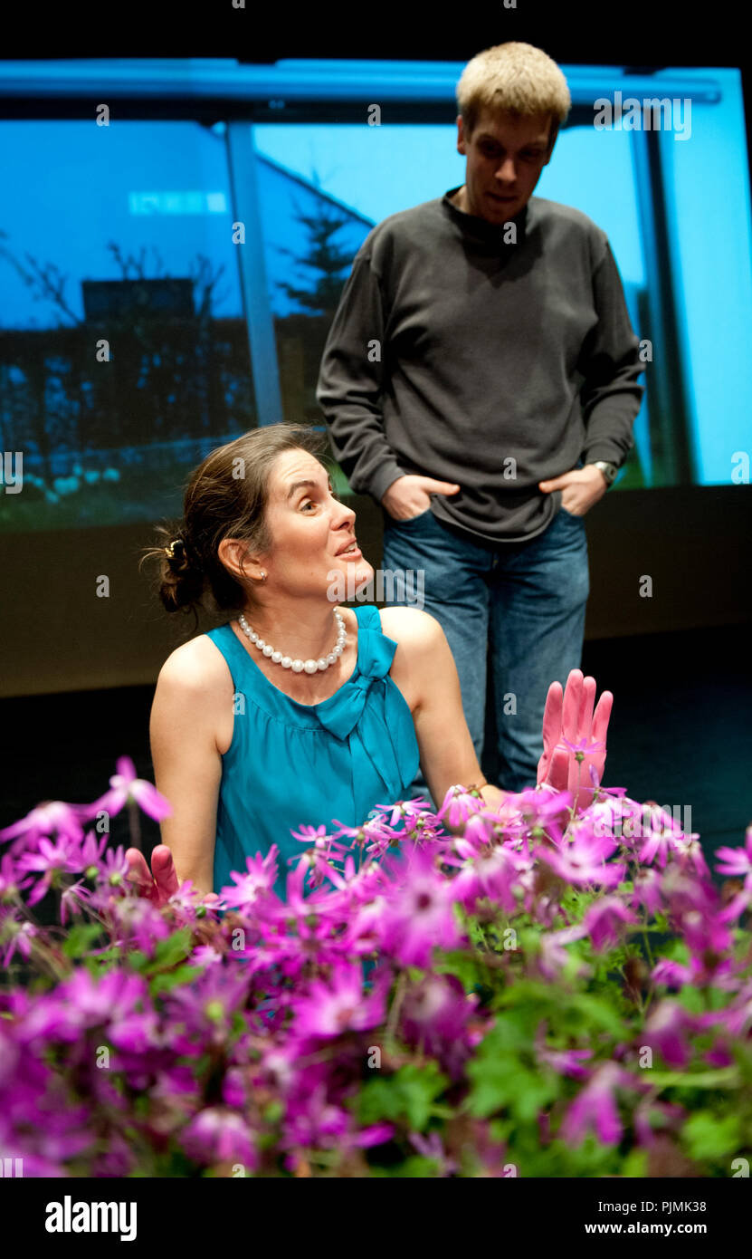 Theatre company De Dijlezonen «Gelukzakken' à partir de la lecture de John Godber, réalisé par Frans Vanderschueren (Belgique, 24/04/2014) Banque D'Images