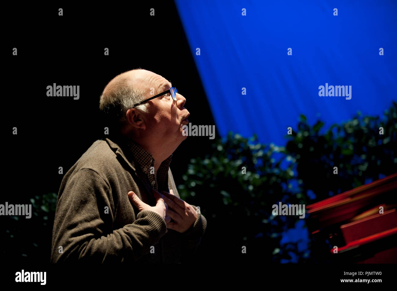 Theatre company De Dijlezonen jouant Het Bewijs de David Auburn, réalisé par le Gie Beullens (Belgique, 21/01/2016) Banque D'Images