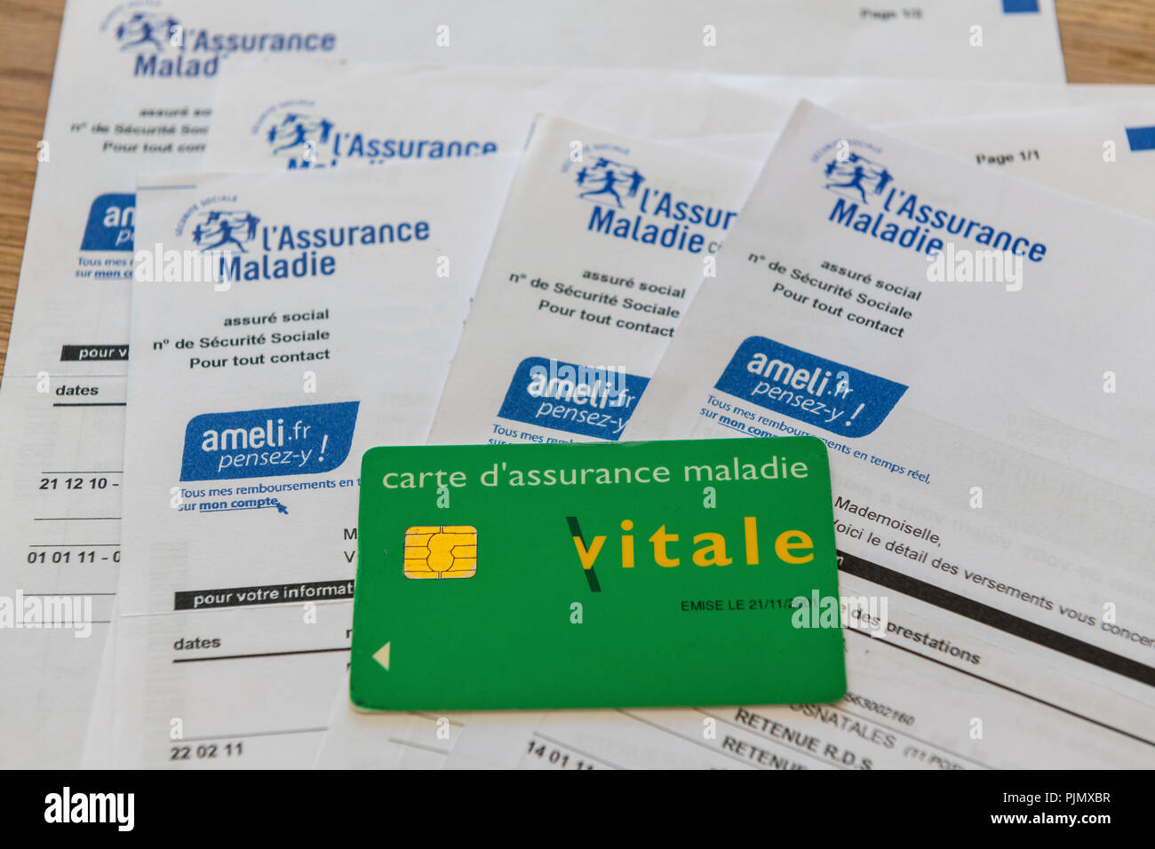 Le Document D Assurance Sante En France Et Carte Vitale Photo Stock Alamy