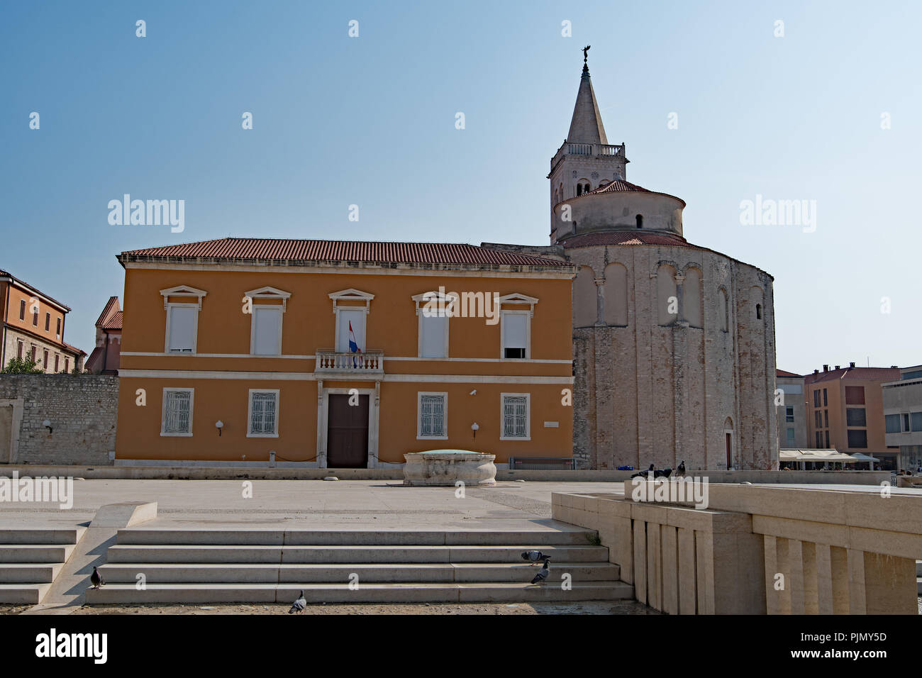 Vue sur le Forum dans la vieille ville de Zadar, Croatie, l'Europe de l'Est. Banque D'Images